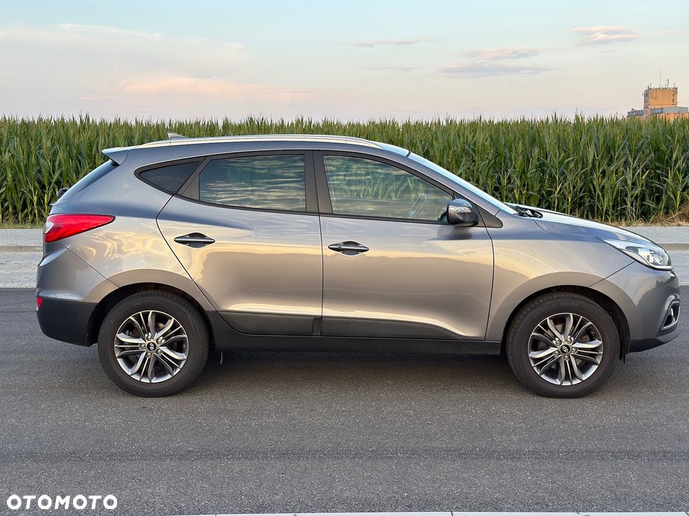Hyundai ix35 2.0 CRDi 4WD Fifa World Cup Gold Edition - 5