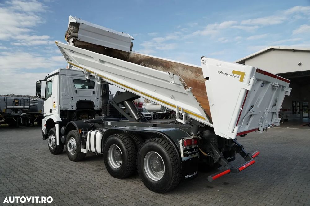 Mercedes-Benz AROCS 3243 / 8x4 / BASCUNĂ BIDIRECȚIONALĂ / BASCUNĂ HIDRODOXY / BORDMATIC / BASCUNĂ HIDRODOXY / ANVELOPE 100% / 2016 / - 3