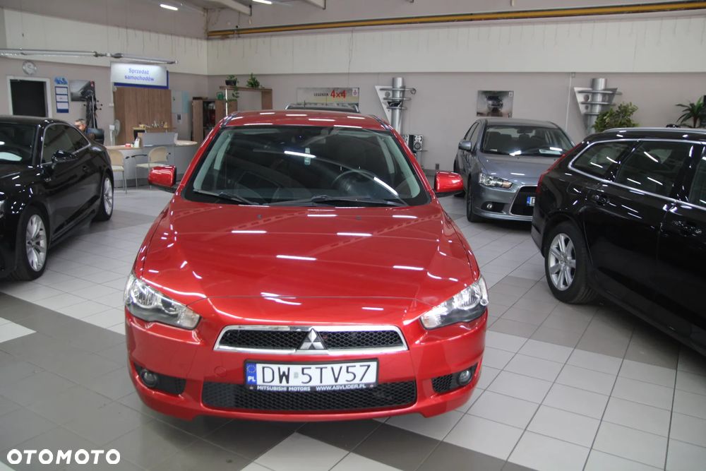 Mitsubishi Lancer 1.6 Invite - 2