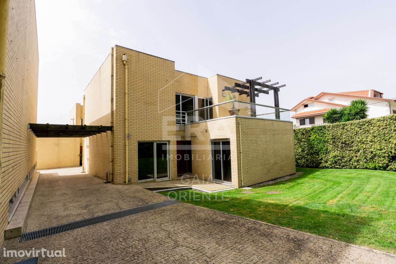 Moradia T4 com piscina em condomínio fechado - Grande imagem: 3/48