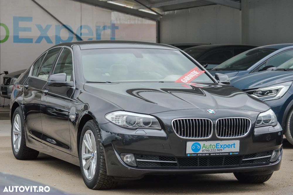 BMW Seria 5 520d Aut. Luxury Line - 14