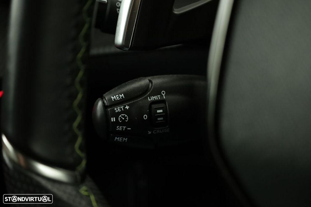 Peugeot 2008 1.5 BlueHDi GT EAT8 - 17