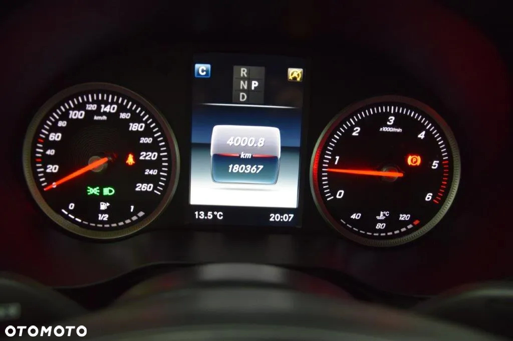 Mercedes-Benz GLC - 9