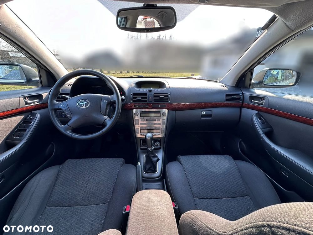 Toyota Avensis 2.0 VVT-i High - 7