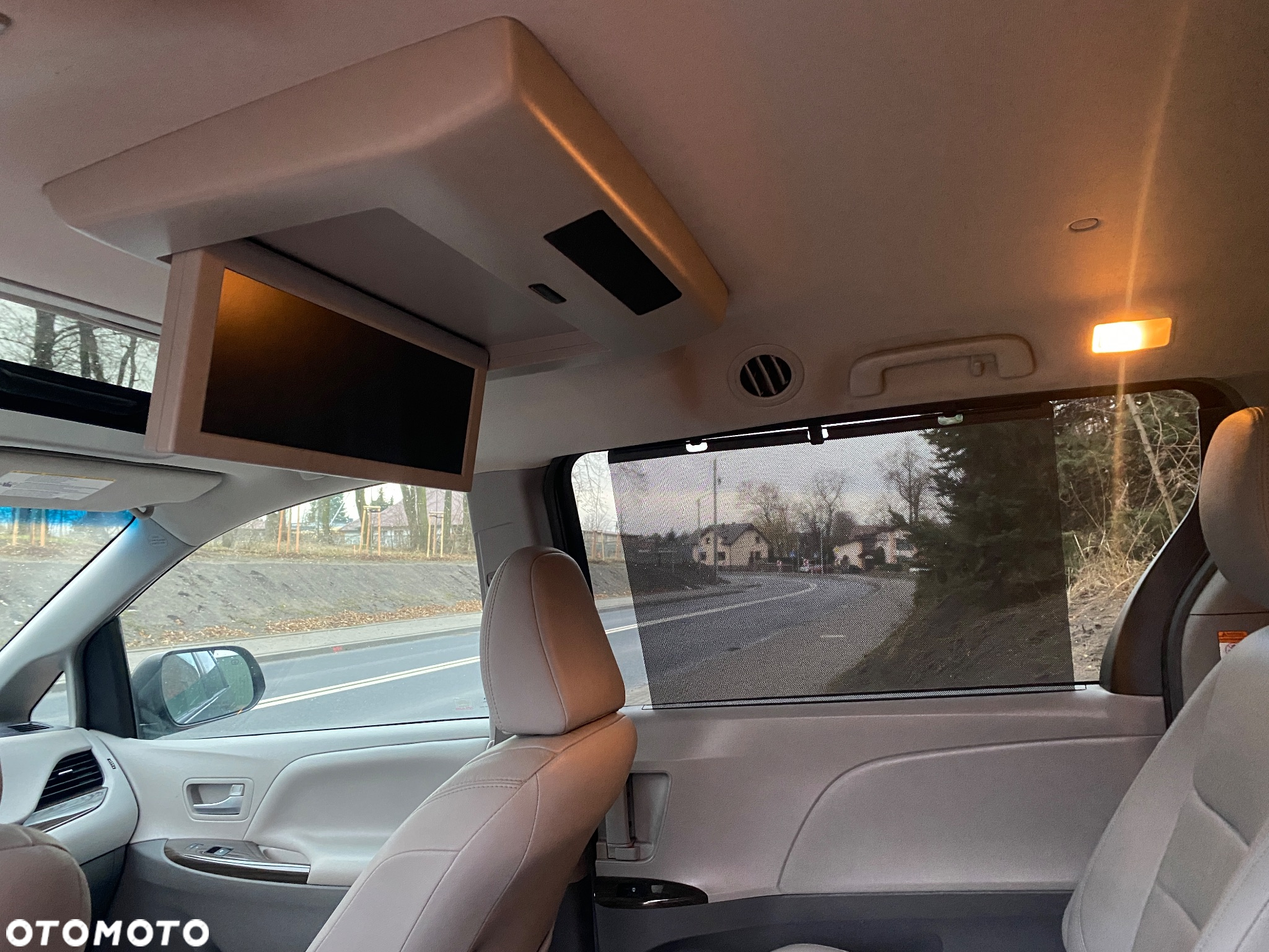 Toyota Sienna 3.5 V6 - 17