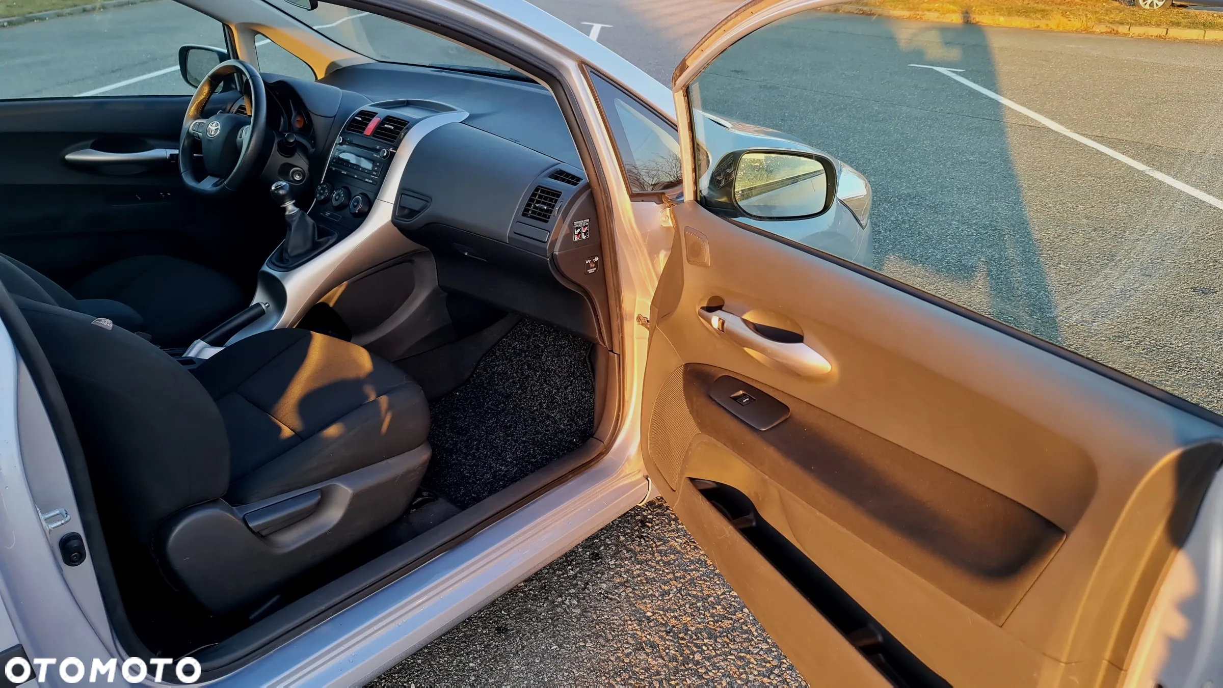 Toyota Auris 1.6 Edition - 16