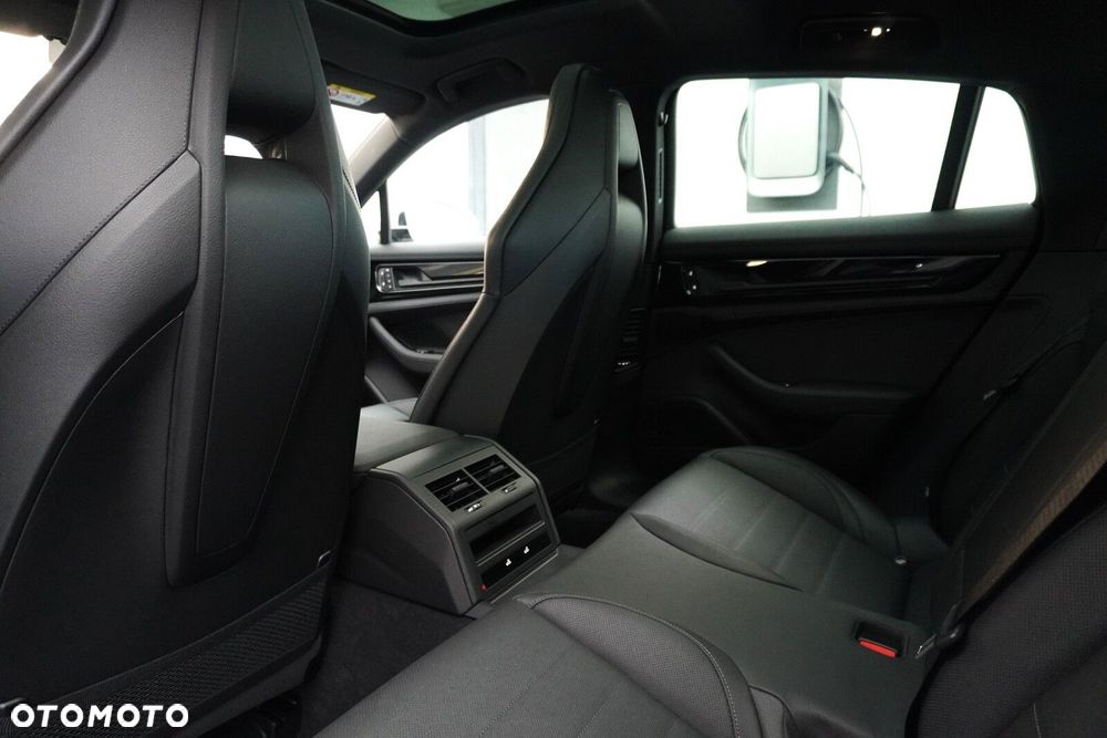 Porsche Panamera - 16