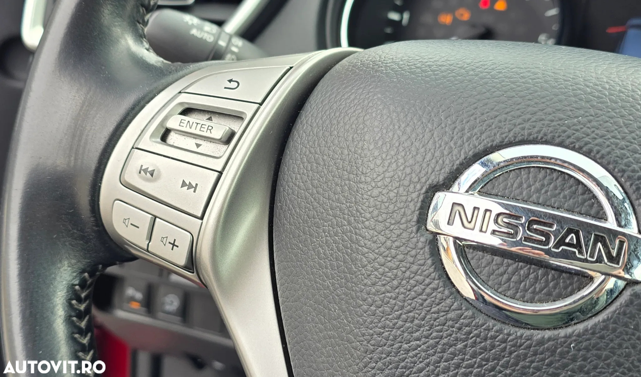 Nissan Qashqai 1.6 DCI ALL-MODE 4x4i N-Connecta - 24