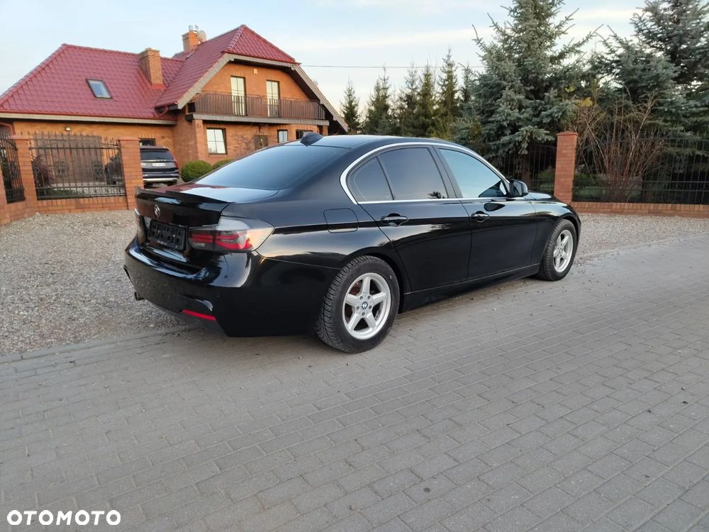 BMW Seria 3 318d Sport Line - 17