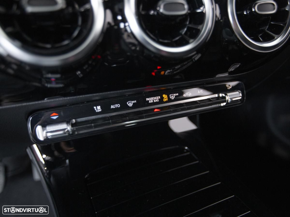 Mercedes-Benz CLA 180 Shooting Brake 7G-DCT - 18