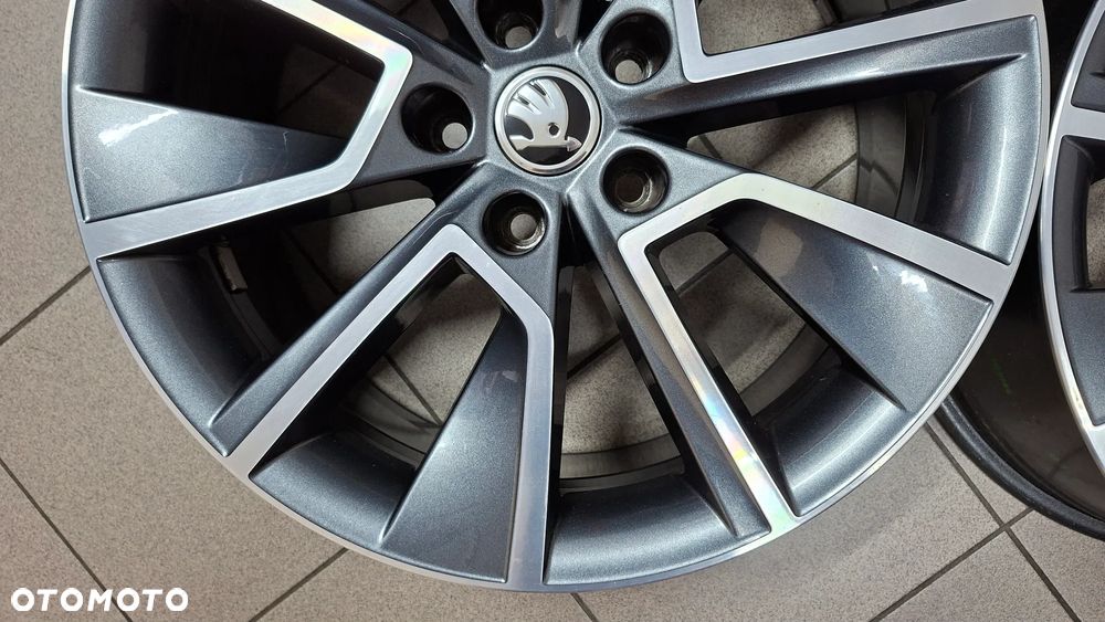 Felgi Aluminiowe 18 Skoda Octavia III 5x112 ET 43 Braga - 3