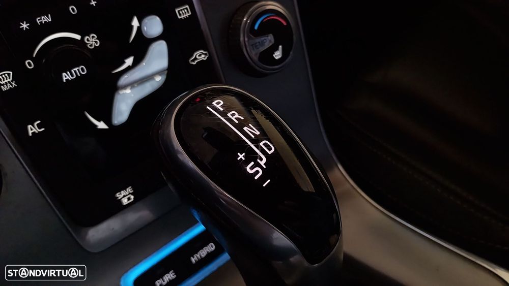 Volvo V60 D6 Plug-In-Hybrid AWD Geartronic Summum - 14
