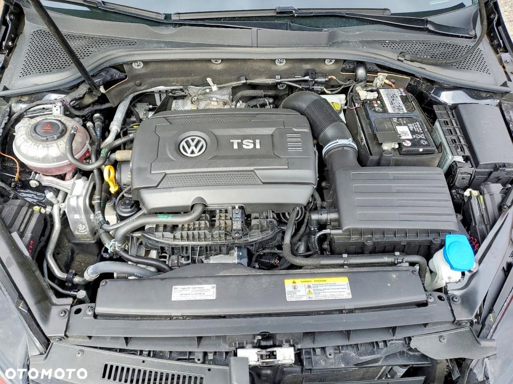 Volkswagen Golf - 10