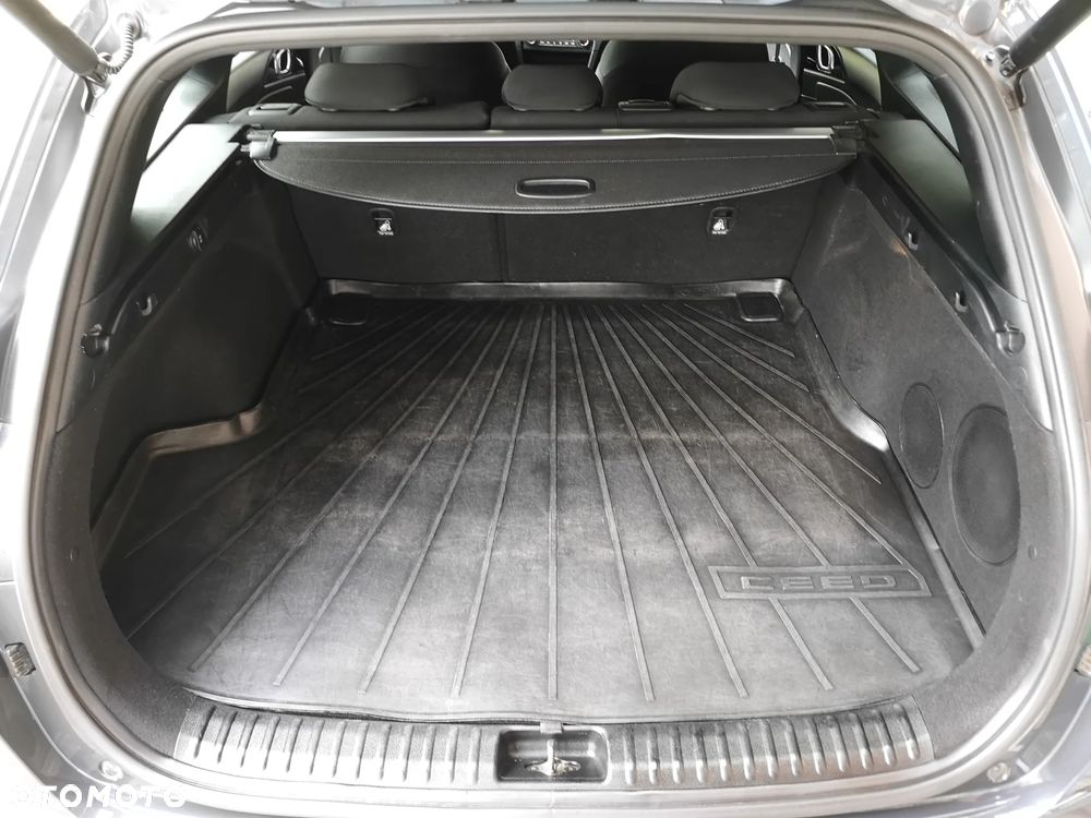 Kia Ceed 1.6 CRDi SCR GT-Line DCT - 38