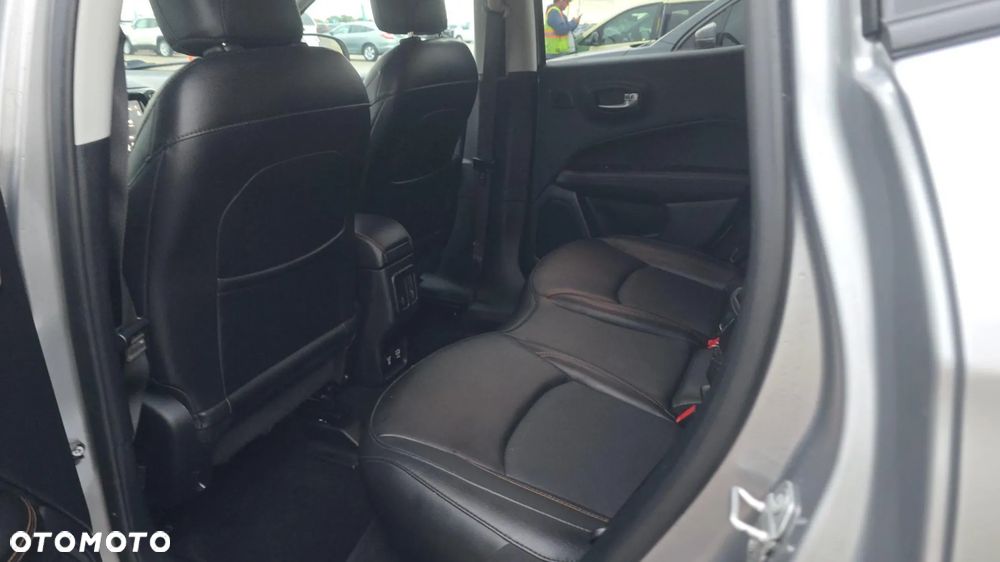 Jeep Compass 2.4I 4x4 Automatik Limited - 11