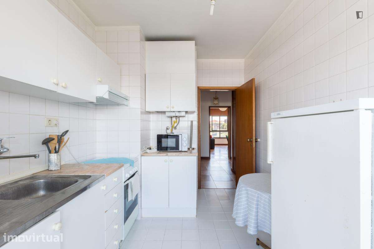 Quarto - localizado em Pedrouços Porto - Grande imagem: 4/21