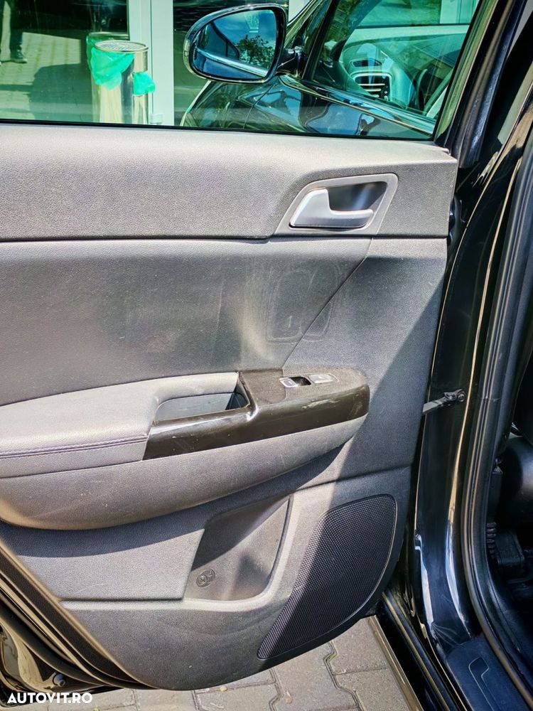 Kia Sportage 1.6 DSL MHEV 7DCT HP 4x2 Business Line - 10