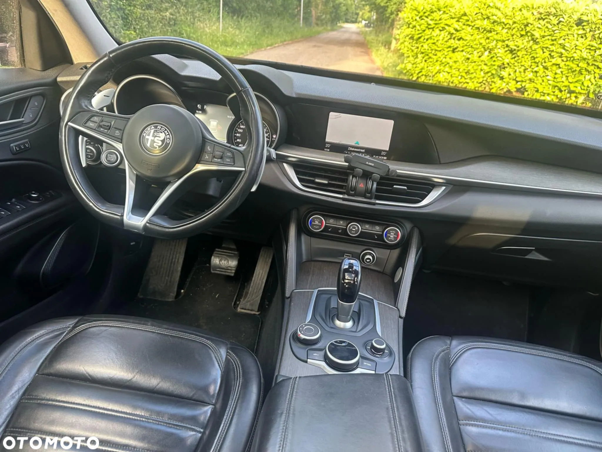 Alfa Romeo Stelvio - 16