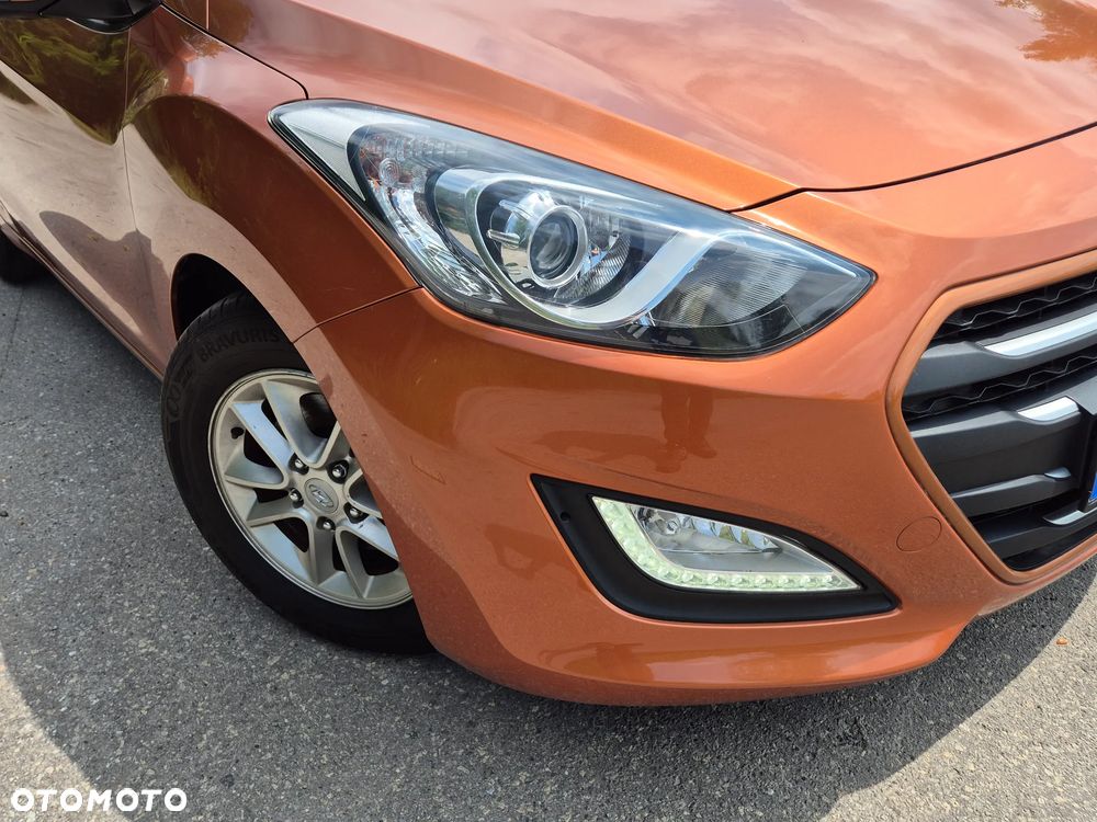Hyundai i30 blue 1.4 Style - 15