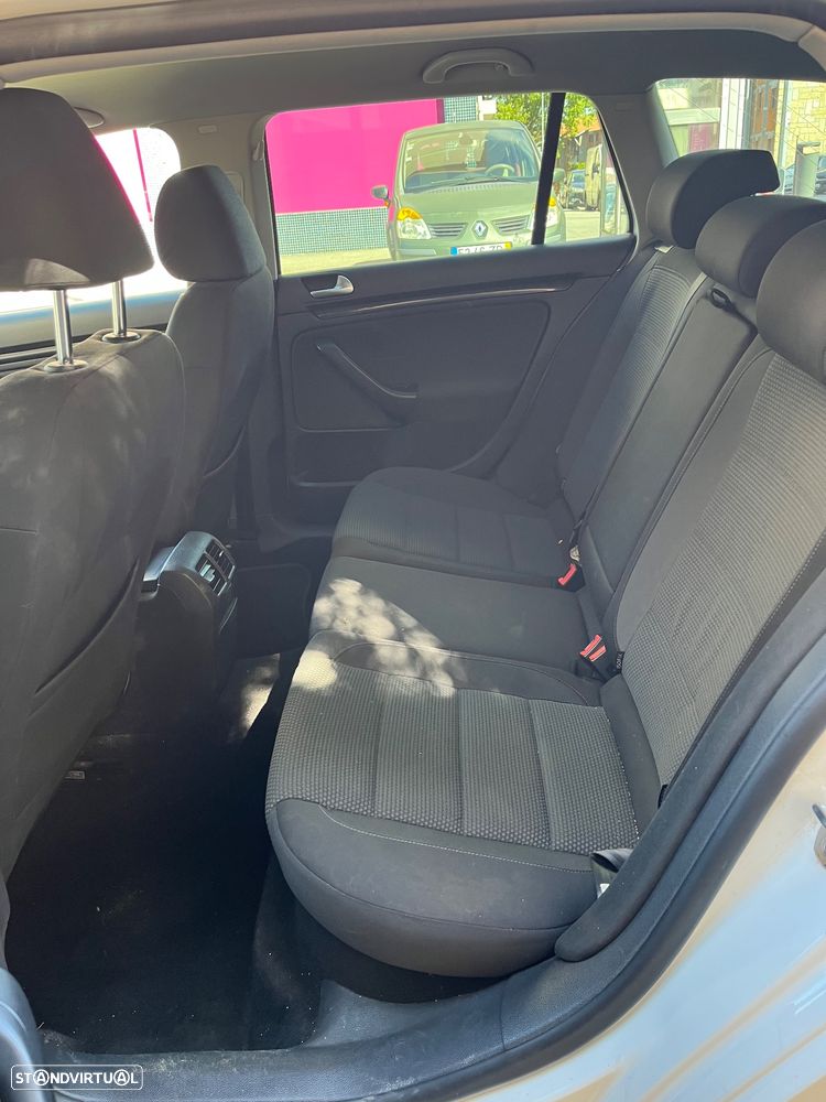 VW Golf Variant - 13
