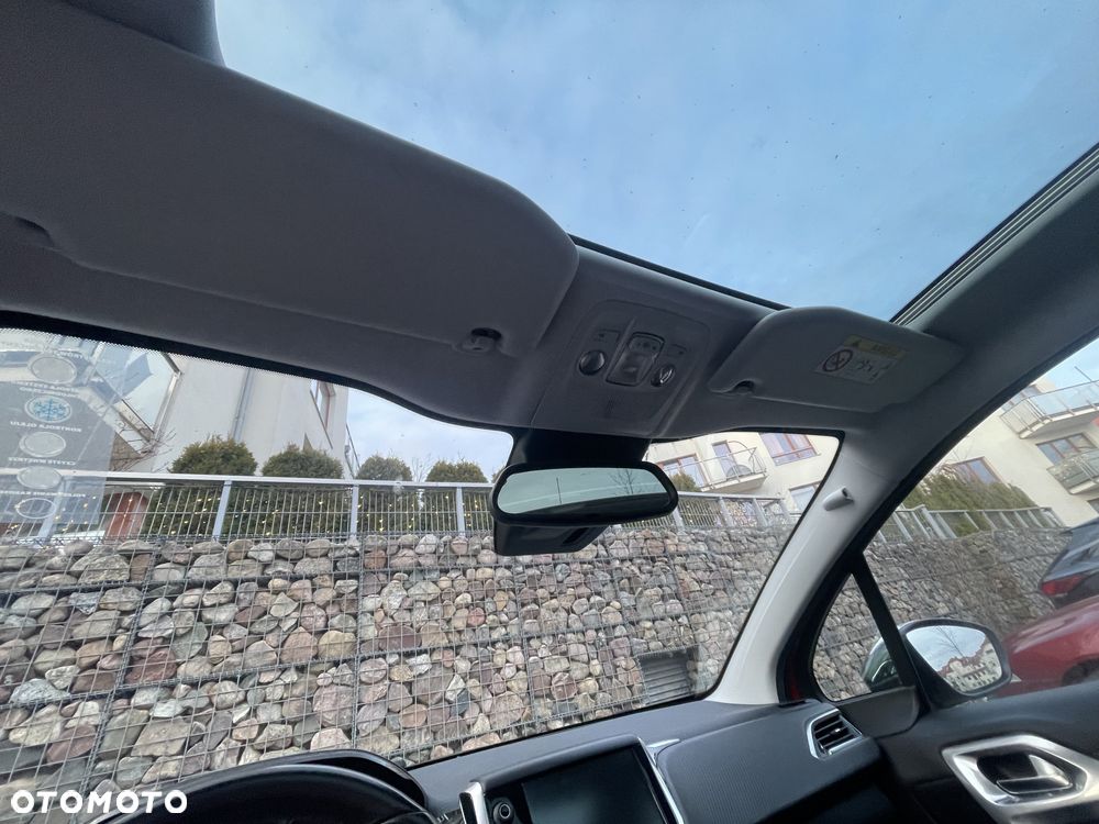 Peugeot 208 1.2 PureTech Allure S&S EAT6 - 13