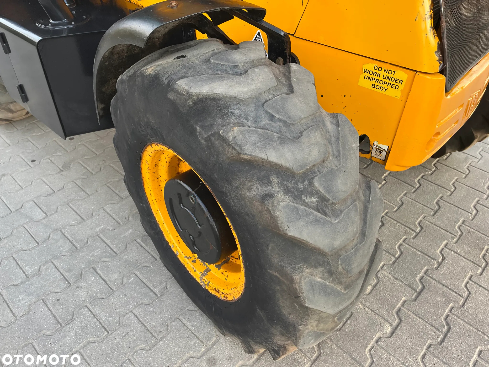 JCB 2CX - 22