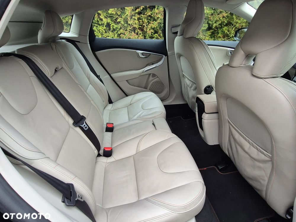 Volvo V40 D2 Drive-E Ocean Race - 30