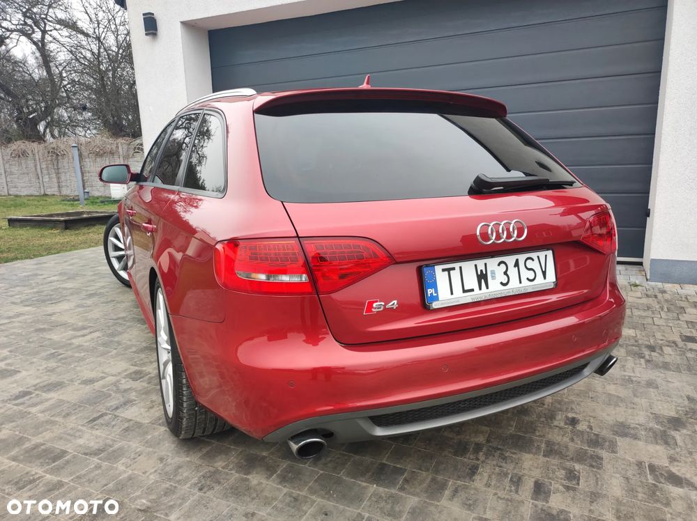 Audi A4 Avant - 31