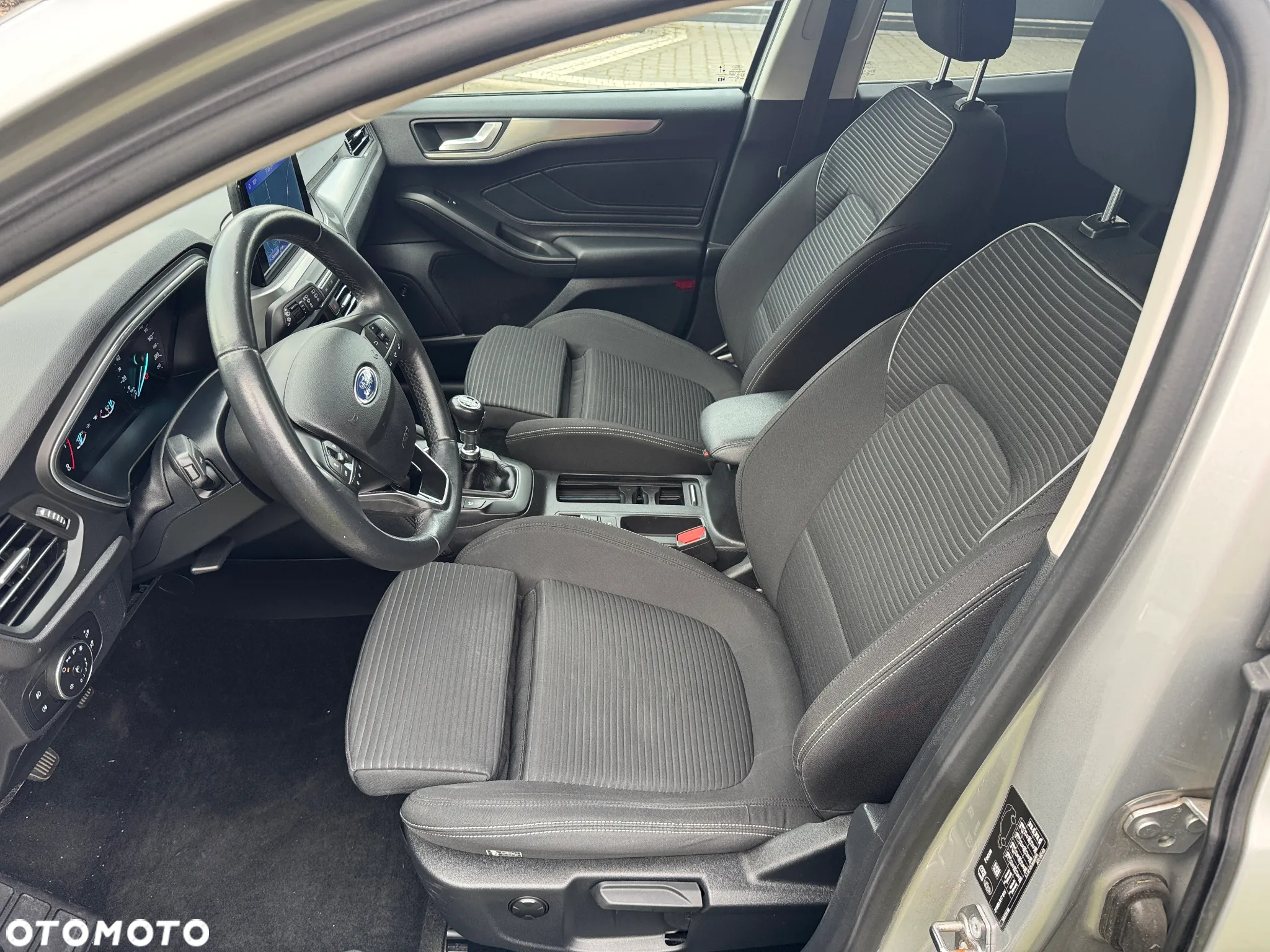 Ford Focus 1.5 EcoBoost Start-Stopp-System TITANIUM - 11