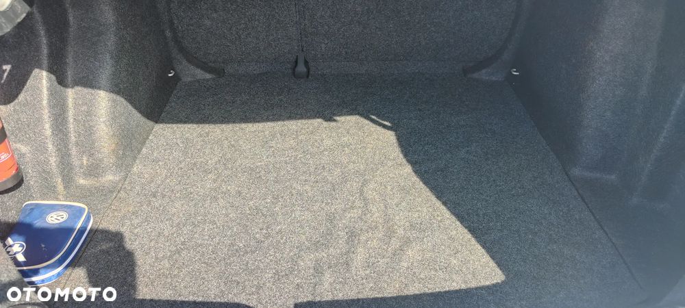 Volkswagen Jetta 1.6 TDI Trendline - 15