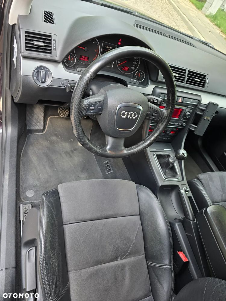 Audi A4 ver-avant-2-0-tdi-dpf-attraction - 33