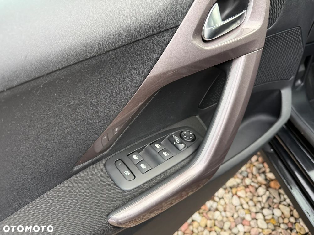 Peugeot 2008 1.6 BlueHDi Style - 13