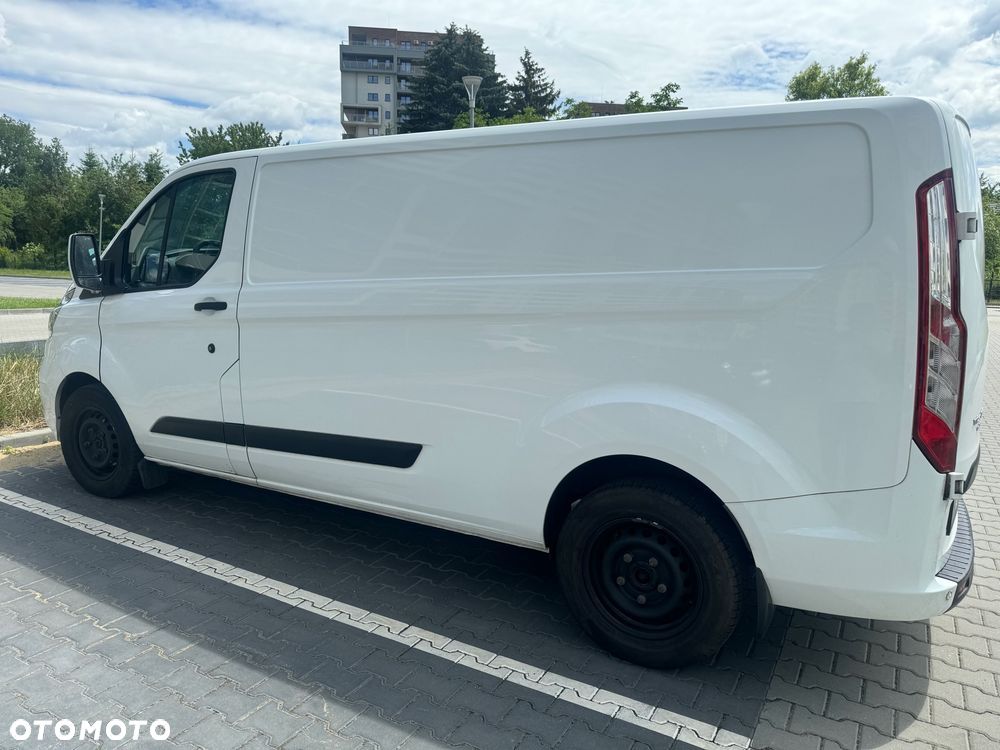Ford Custom - 4