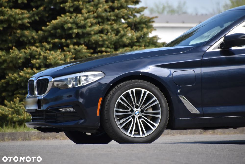 BMW Seria 5 530e iPerformance xDrive Luxury Line - 18