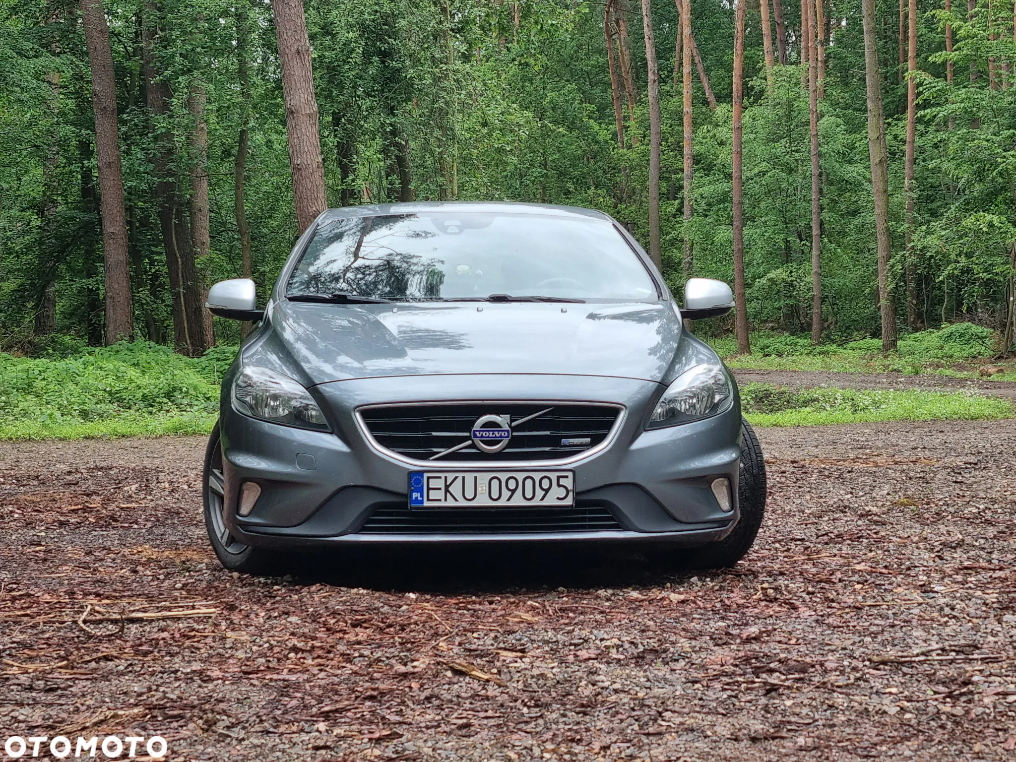 Volvo V40 D2 R-Design - 4