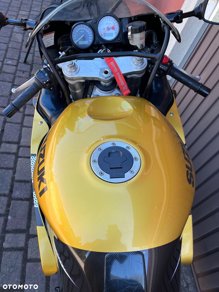 Suzuki GSX-R - 6