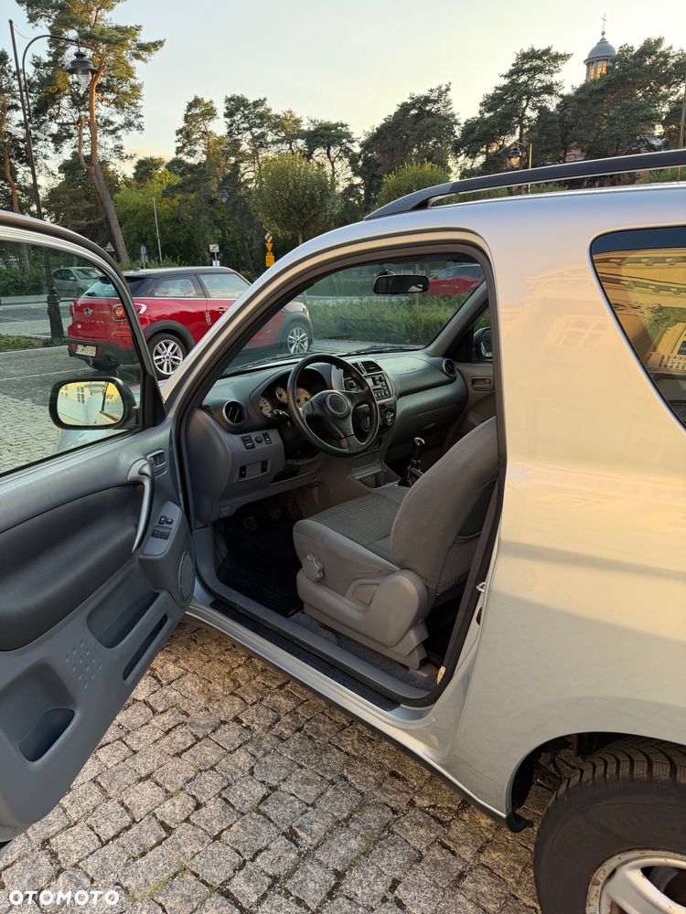 Toyota RAV4 1.8 VVT-i 4x2 - 13