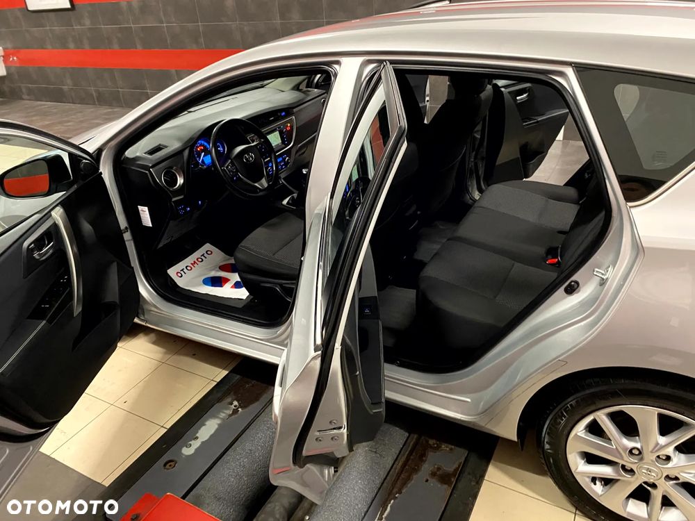 Toyota Auris 2.0 D-4D Life Plus - 18