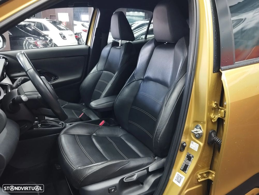 Toyota Yaris Cross 1.5 HDF Premiere Edition - 20