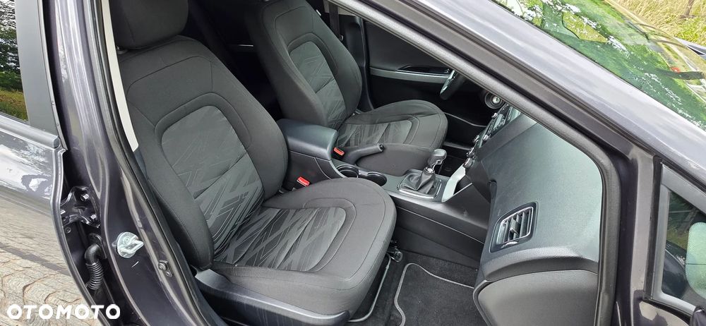 Kia Ceed - 8