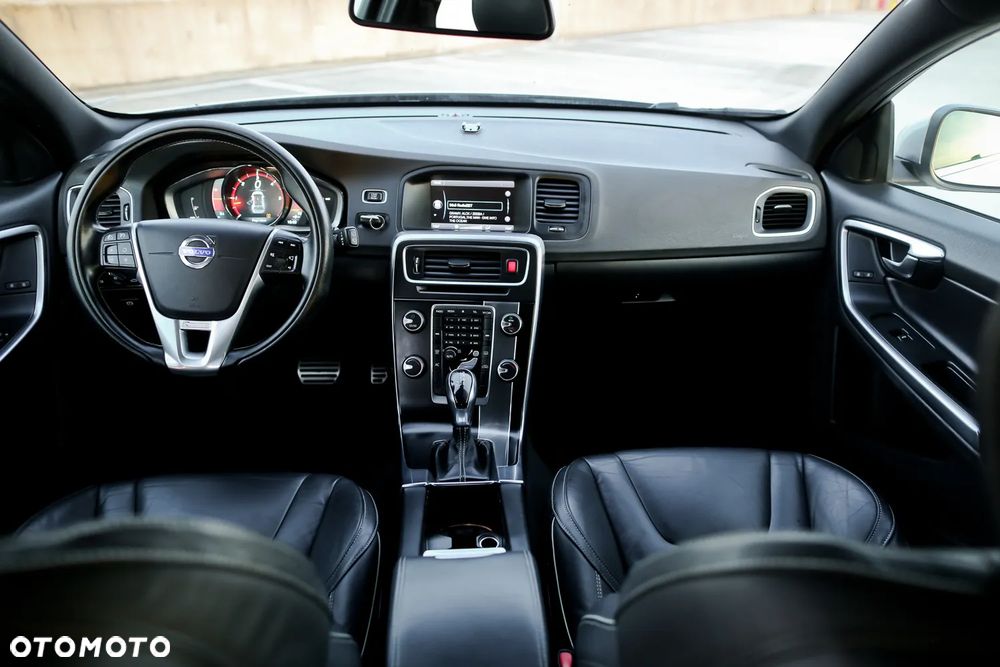 Volvo V60 D3 Geartronic RDesign - 23