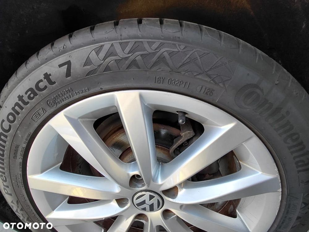 Volkswagen Passat - 14