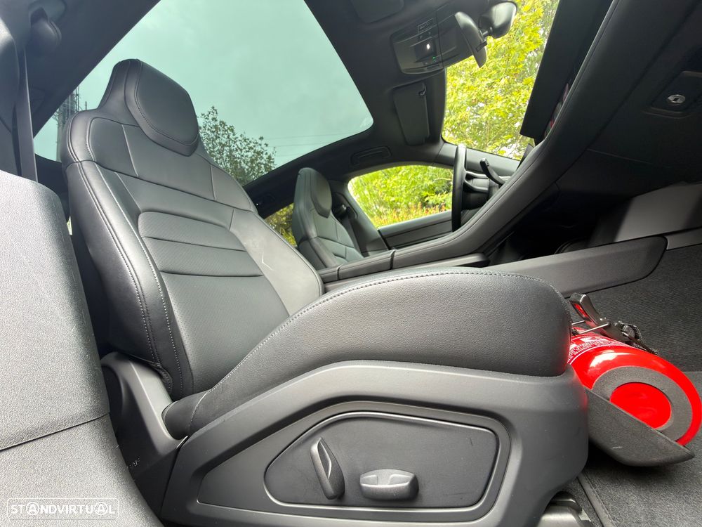 Porsche Taycan Standard - 24