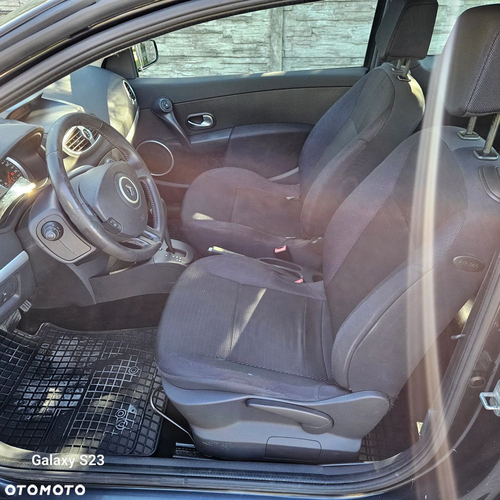 Renault Clio 1.6 Confort Privilege - 11