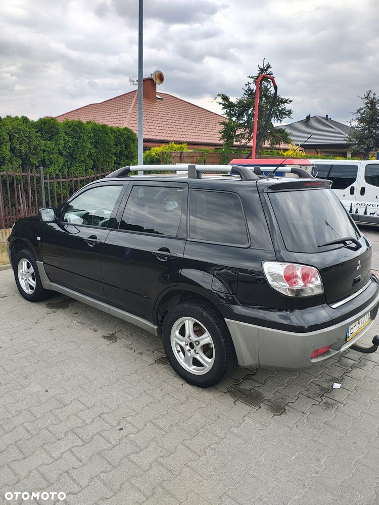 Mitsubishi Outlander 2.0 Comfort 4WD - 6