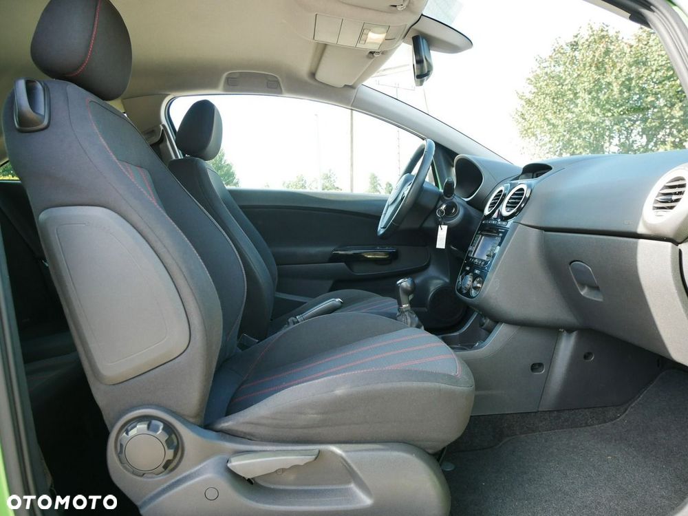 Opel Corsa 1.4 16V Sport - 24