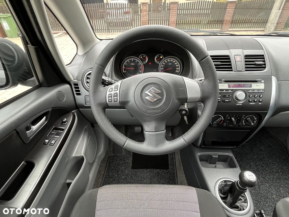 Suzuki SX4 Classic 1.6 VVT 4x4 Comfort - 16