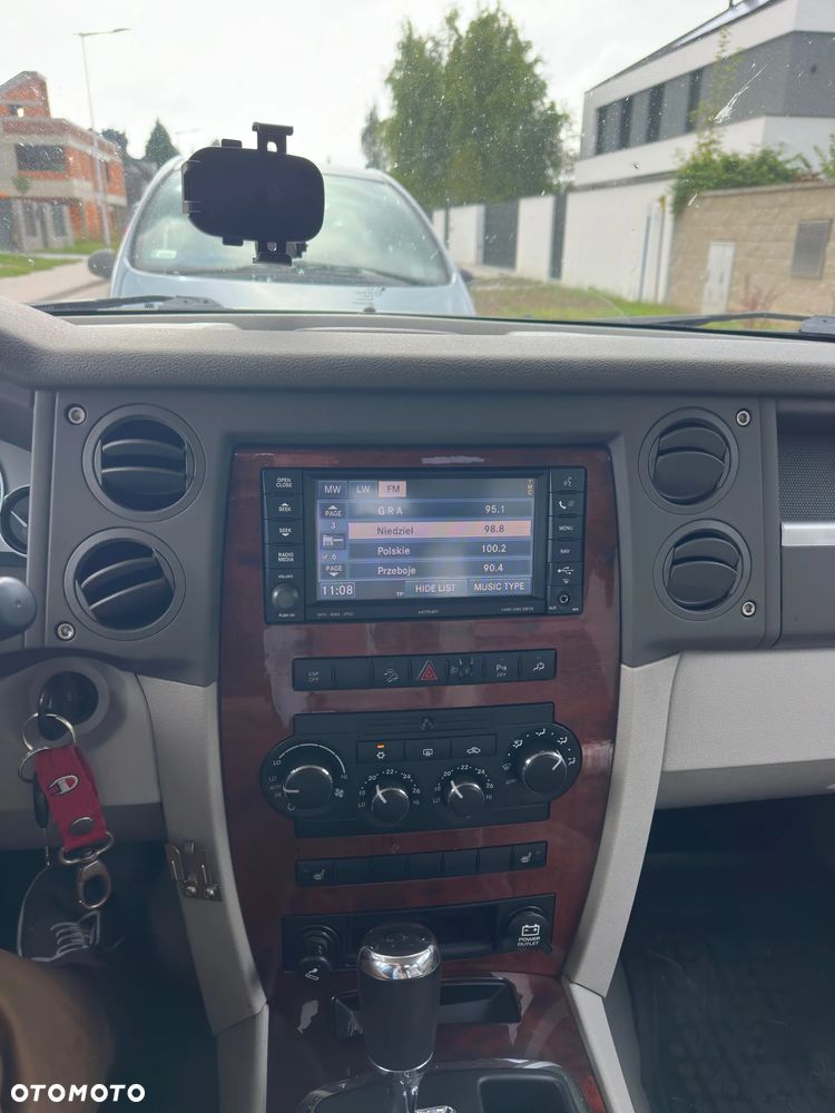 Jeep Commander 3.0 CRD Overland - 11