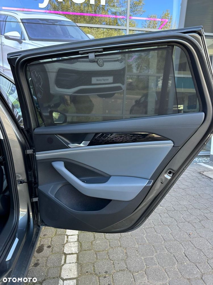 Volkswagen Passat Variant 1.5 TSI ACT mHEV Elegance DSG - 15