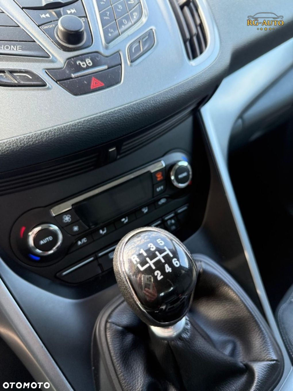 Ford Grand C-MAX - 32